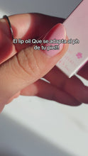 โหลดและเล่นวิดีโอในเครื่องมือดูของแกลเลอรี “Famous Babe” Lip oil
